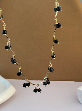 冷淡风黑色水晶珍珠2026年新款韩国气质简约项链网红高级感锁骨链