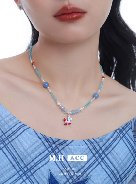 可爱蓝色撞色小马串珠项链女款轻奢小众时尚精致百搭多巴胺锁骨链