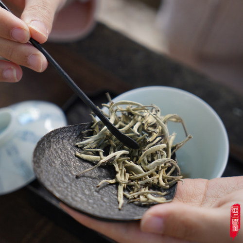 景谷月光白单芽大银针云白毫蜜韵兰香2024鲜甜散春茶云南高山白茶 - 图1