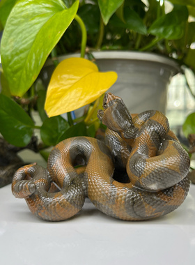 天然石头雕刻响尾蛇