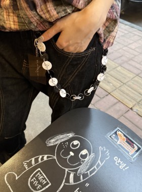 著作权保护单品；新中式黑白纽扣