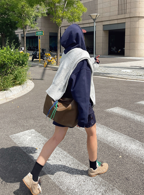 秋冬韩系羊毛混纺宽大披肩围巾女