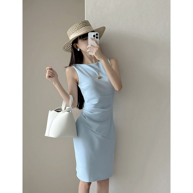 ຄວາມງາມທີ່ສະຫງ່າງາມ smocked hip-hugging dress
