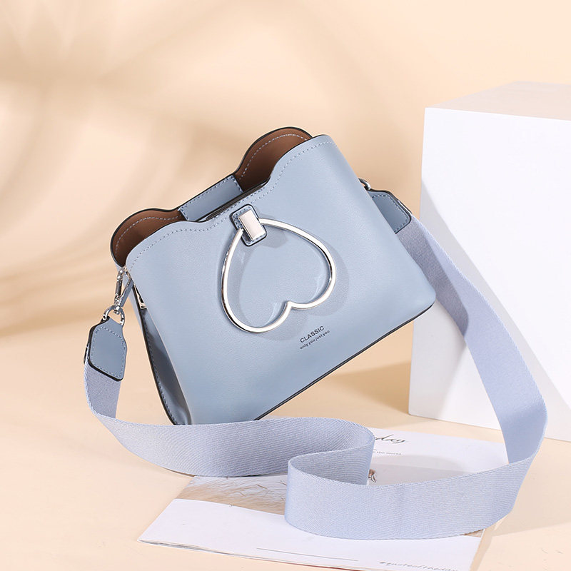 小ck 2020新款潮时尚网红女水桶包 兰陵王妃箱包女士包袋