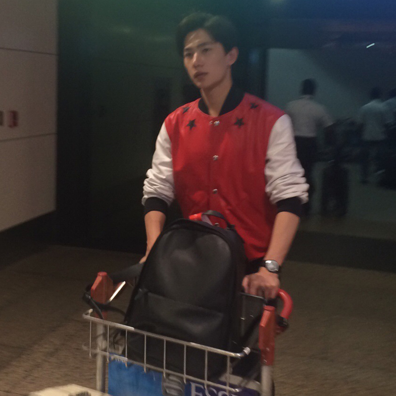 2018黑色雙肩包男士潮流明星同款書包真皮男士揹包楊洋休閒旅行包