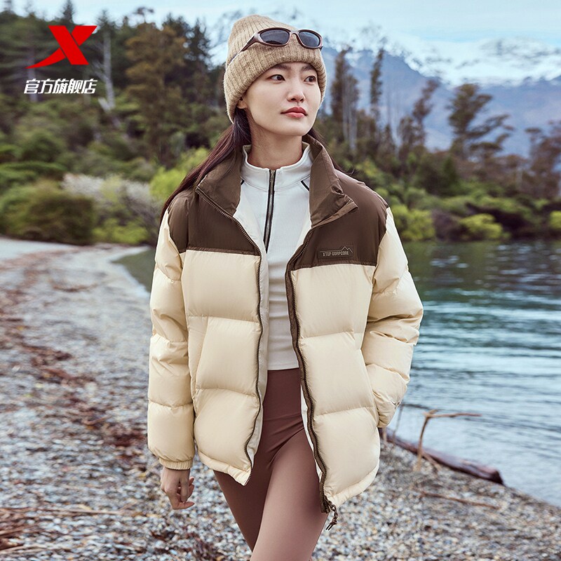 特步连帽羽绒服男女款冬季新款情侣运动黑色上衣保暖棉服防风外套