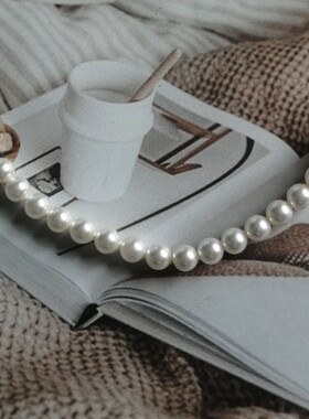 百搭正圆强光小珍珠项链轻奢小众锁骨链钛钢18k金保色2023年新款