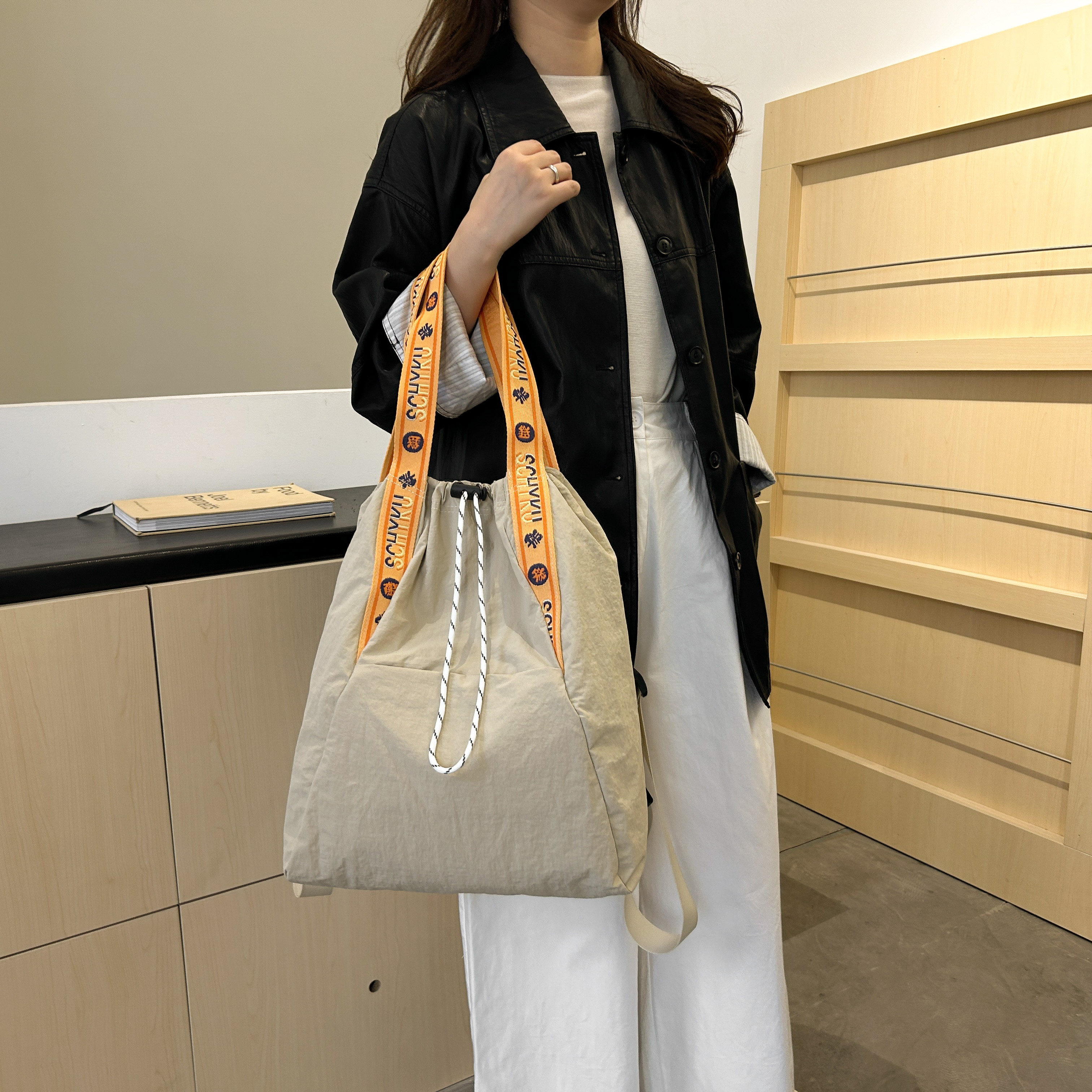 新款双肩单肩两用旅行抽绳包背包通勤托特大包尼龙布包大容量包包,淘宝优惠券,粉丝福利购,淘宝优惠卷