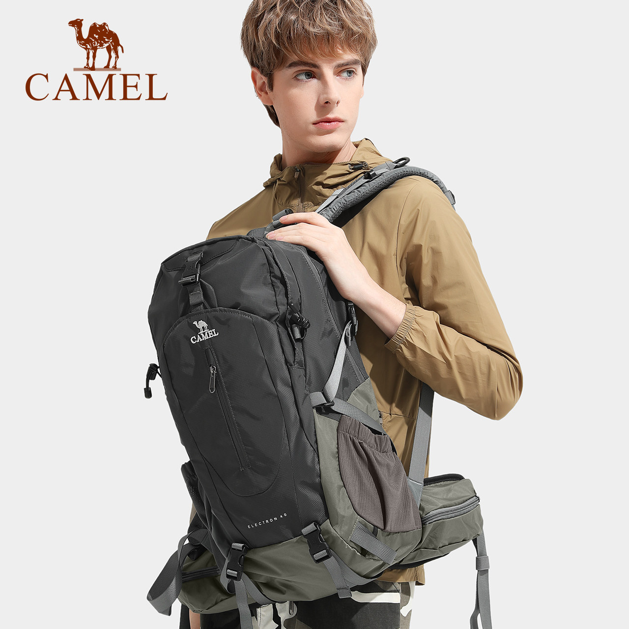 骆驼户外轻便大容量新款专业登山包 骆驼加鳄双肩背包