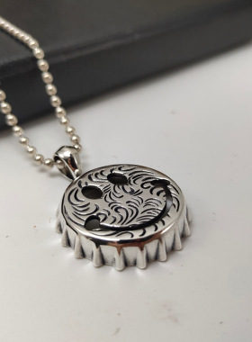 笑脸吊坠复古个性酒瓶盖项链挂件