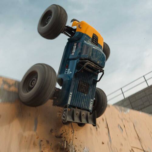 ARRMA 1/8 NOTORIOUS恶霸流浪者V6 6S无刷高速防水空翻遥控大脚车 - 图2