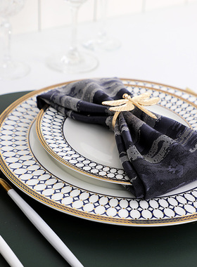 轻奢风样板房间刀叉牛排餐巾摆件