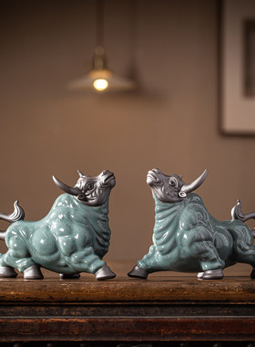 牛气冲天陶瓷招财牛摆件