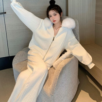 Autumn and winter 2023 new women plus suede thickened suit Fashion foreign gas mesh red small sub-cloak two-piece set