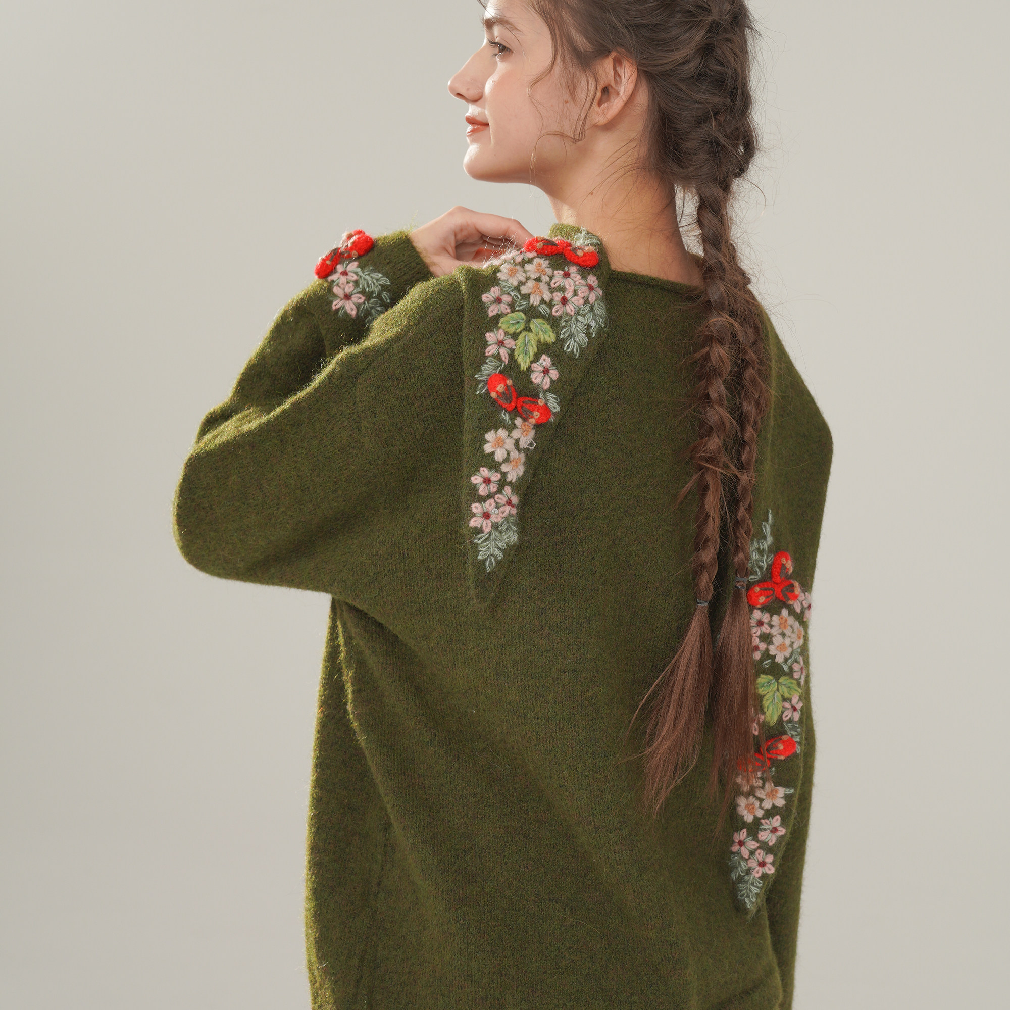 脸儿艺限量版 原创设计重磅通身手工绣花圣诞绿V领毛衣半裙披肩,淘宝优惠券,粉丝福利购,淘宝优惠卷