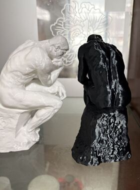 北欧风罗丹思考者雕塑桌摆