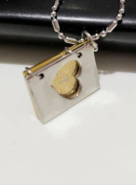 十字爱心字母吊坠项链女秋冬潮钛钢毛衣链配饰嘻哈卫衣锁骨链男