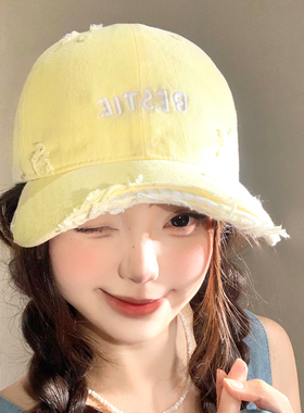 黄色破洞字母刺绣棒球帽女韩系