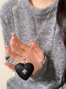 黑色爱心珍珠项链长款土星西太后