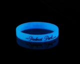 Penbeat Park Luminous Bristand Penbeat в окружении светящегося браслета