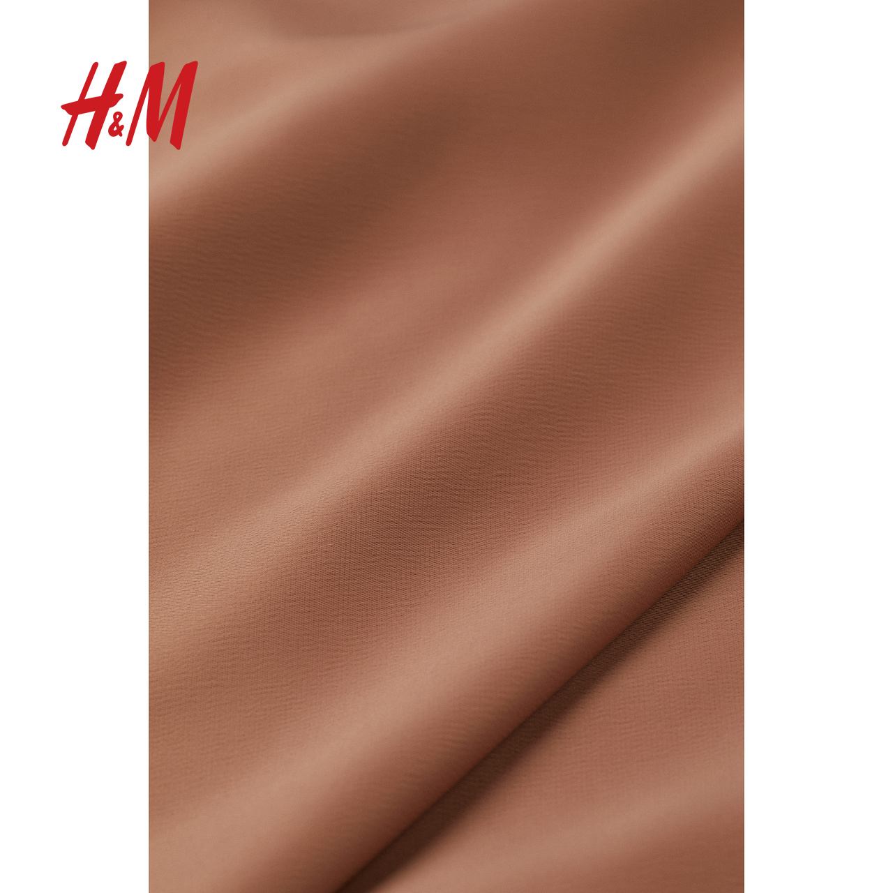 HM2023夏季轻柔垂坠感缎质高腰复古中长裙