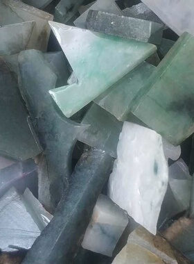 翡翠原石 碎料新手学习雕刻练手边角料下脚料1000克玉石翡翠玉