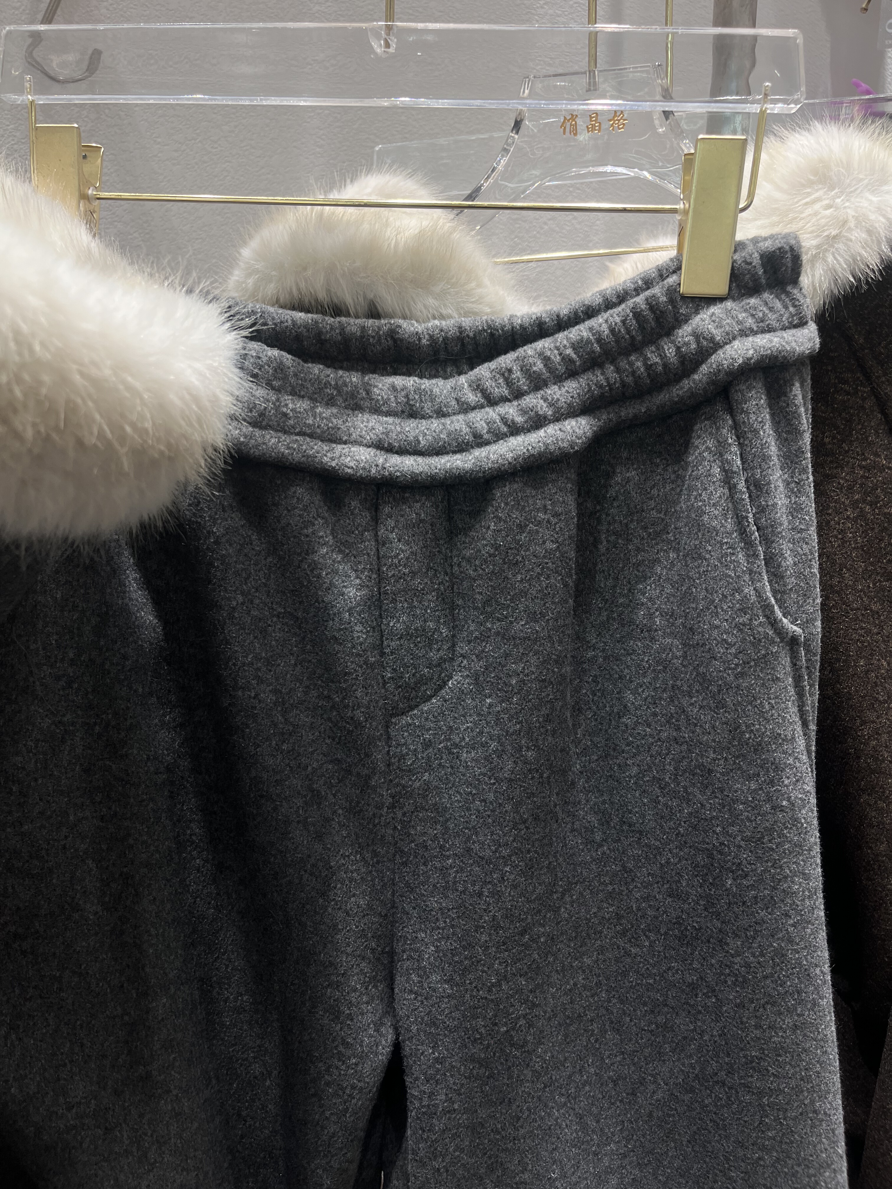 毛领连帽卫衣套装女2025冬季新款宽松加绒毛呢卫裤两件套时尚套装,淘宝优惠券,粉丝福利购,淘宝优惠卷