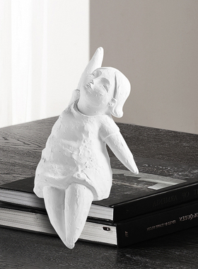 再发现陶瓷样板间侘寂风女孩摆件