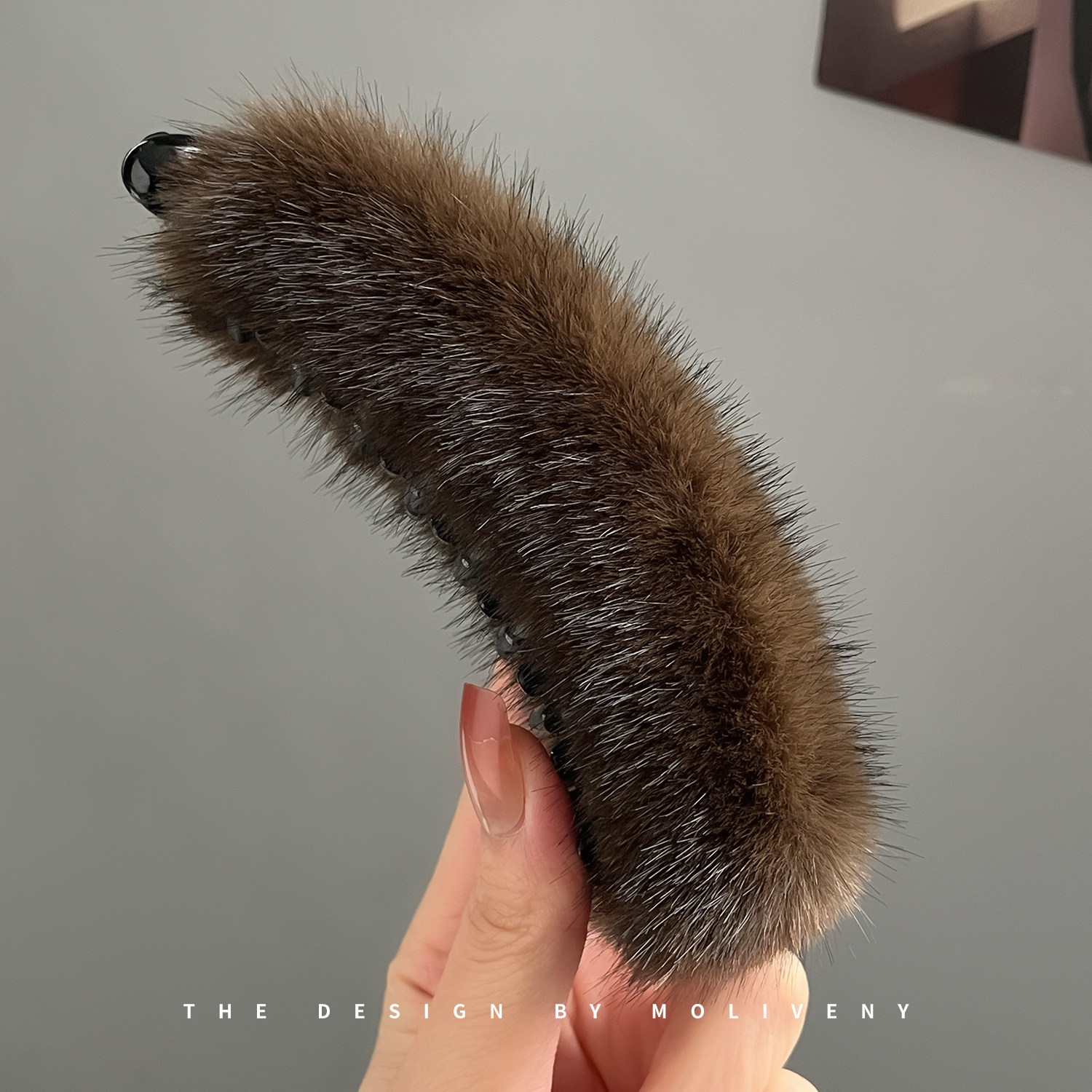 秋冬时尚竖夹水貂毛香蕉夹发卡后脑勺高马尾竖立夹子头饰毛绒发夹,淘宝优惠券,粉丝福利购,淘宝优惠卷