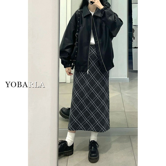 Un expert a personnellement testé la jupe amincissante qui couvre le ventre et l'entrejambe