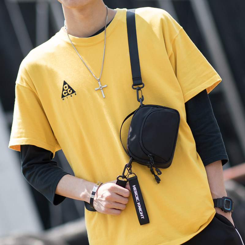 男士单肩ins潮牌休闲男包斜挎包 英雄骑士男士包袋