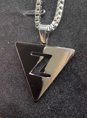 钛钢柳木诗梦同款三角Z字项链