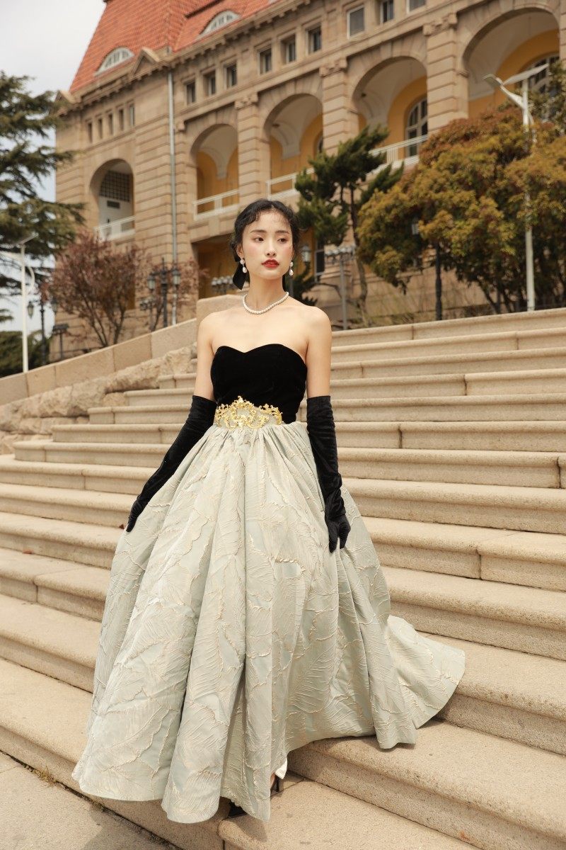 新款影楼彩纱法式户外轻奢旅拍抹胸 耳夲礼服/晚装