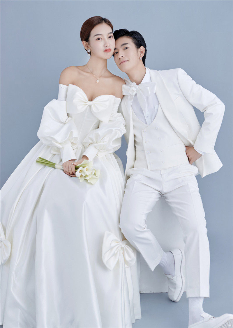 影楼主题蝴蝶结泡袖齐地抹胸婚纱 耳夲婚纱