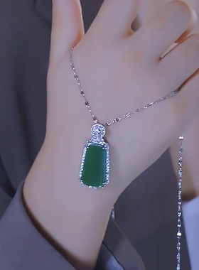 新中式国风镶钻平安绿色无事牌项链女轻奢风感女士锁骨链气质百搭