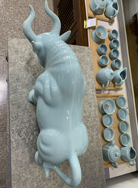 传家宝级别！汝窑生肖牛摆件大号华尔街牛瓷招财旺市办公室桌装饰