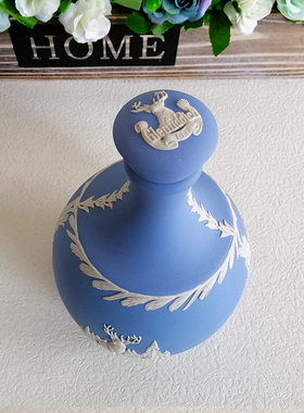 英国wedgwood小鹿浮雕酒瓶花瓶欧式珍藏版家居复古风台面插花摆件
