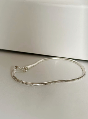 叶优里S925纯银蛇骨链设计光面手链韩版简约冷淡风个性时尚手饰品