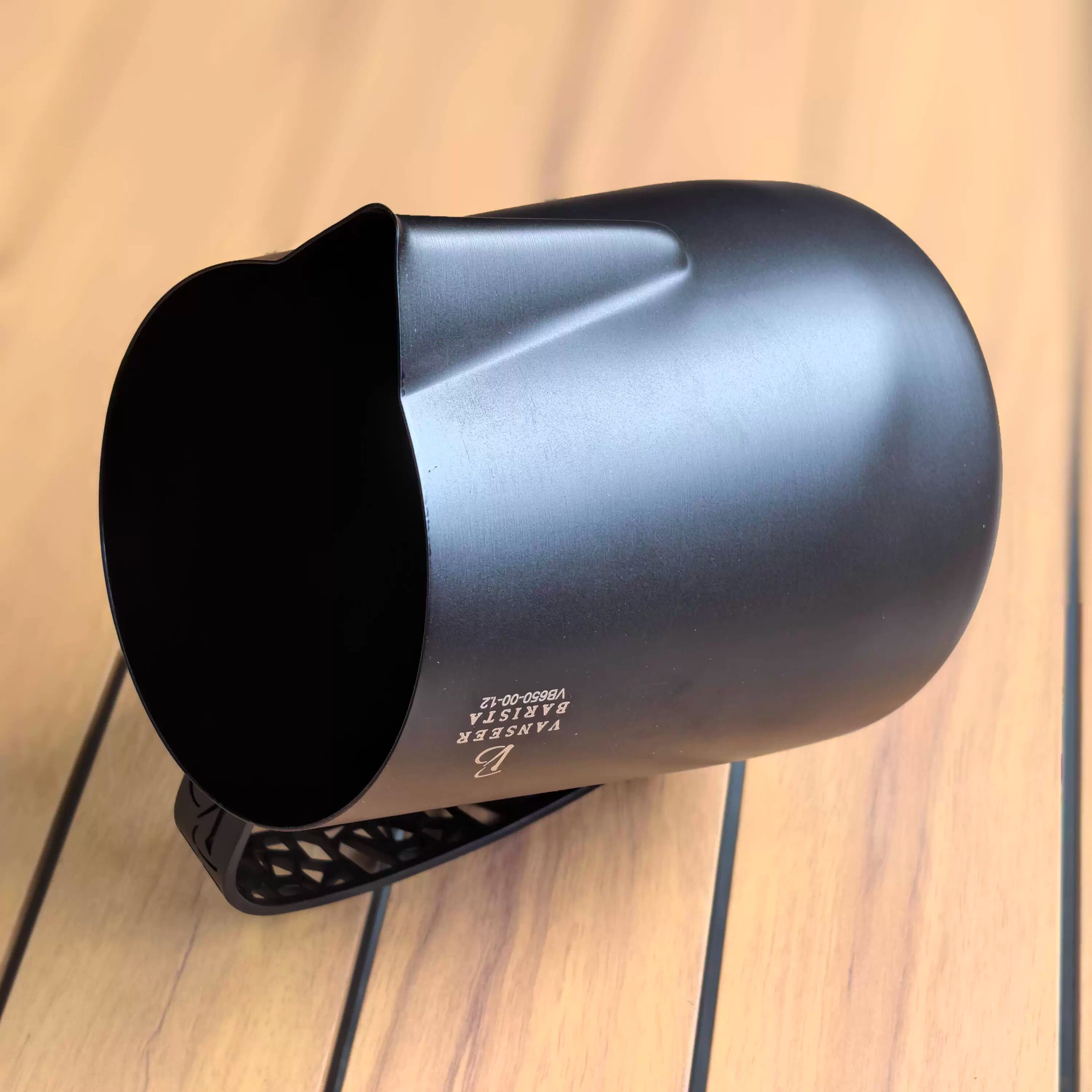 VanseerBarista黑武士压纹拉花缸不锈钢304拉花杯打奶缸奶泡杯,淘宝优惠券,粉丝福利购,淘宝优惠卷