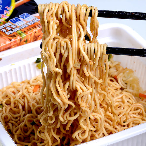 公仔面炒面王海鲜味拌面干拌面炒面方便面泡面牛肉味速食面盒装面 - 图0