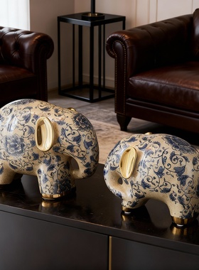 新中式青花瓷手绘大象摆件祝福