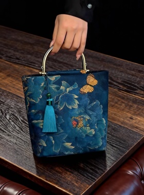 新中式花鸟布艺手提包国风摆件