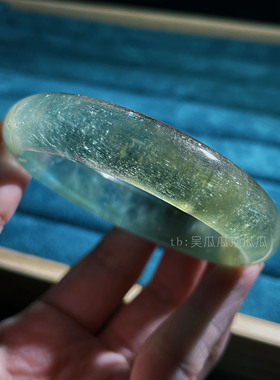 蓝金绿柱石三色共生海蓝宝