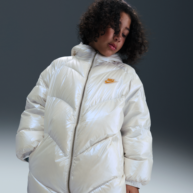 耐克大童珠光感羽绒服外套冬季男女童时尚双向拉链NIKE IQ9828,淘宝优惠券,粉丝福利购,淘宝优惠卷