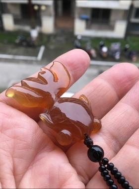 正品年年有鱼天然原色无烧蜜糖色金鱼玛瑙吊坠水润冰透男女同款26