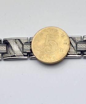 黑色钛钢时尚风手链