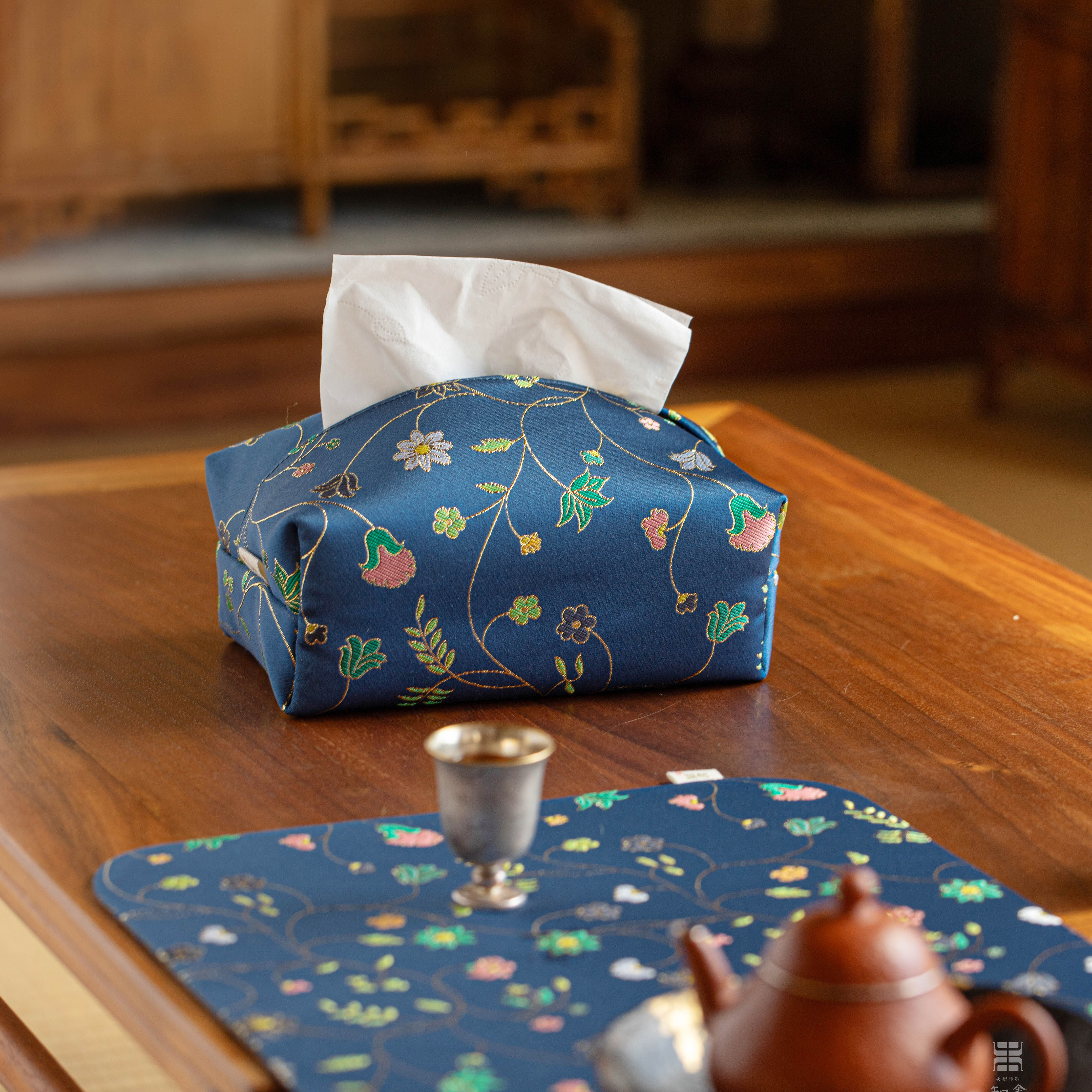 知舍·缠枝闲花纹抽纸盒 织锦工艺 茶桌客厅车载新中式复古抽纸袋,淘宝优惠券,粉丝福利购,淘宝优惠卷