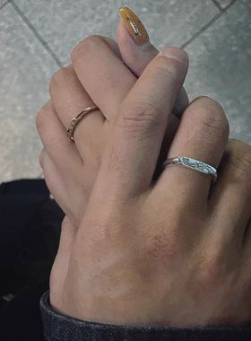 两色花纹刻雕戒指秋冬复古轻奢