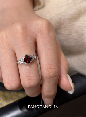方糖家新年红色石榴石纯银戒指