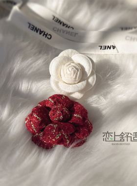 节日氛围感红色山茶花胸针